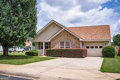 204 Deerfield CIR Warner Robins GA 31088