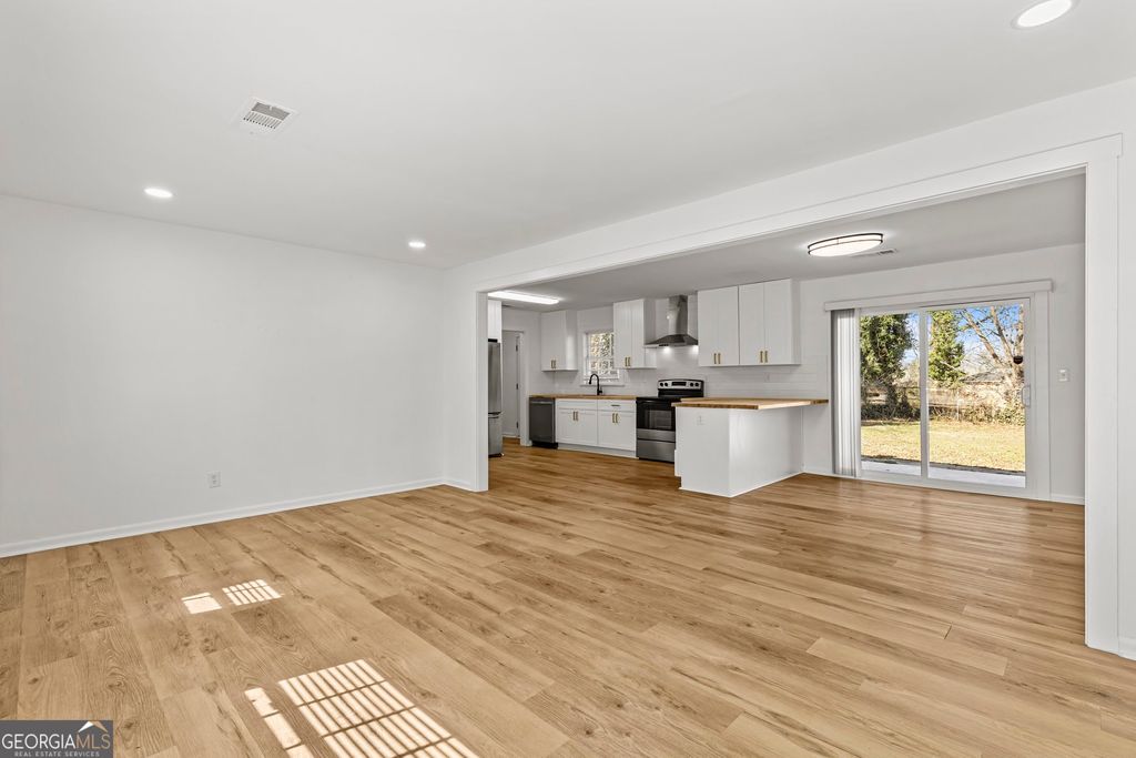 Photo of 3993 Brookcrest Circle, Decatur, GA 30032 (MLS # 10692227)