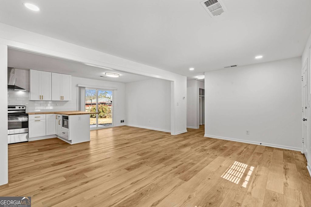 Photo of 3993 Brookcrest Circle, Decatur, GA 30032 (MLS # 10692227)