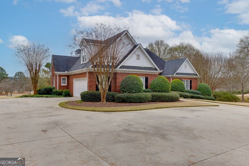 5685 Golf Club DR