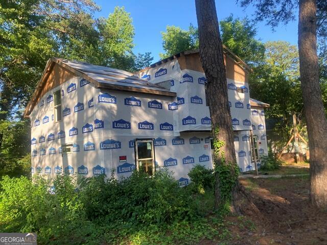 Attention investors, flippers, and savvy rehabbers! This is your chance to pick up a prime investment opportunity in Macon's 31206 area. This property was in the process of being renovated but construction was halted-leaving the next owner with a blank canvas and tons of potential!