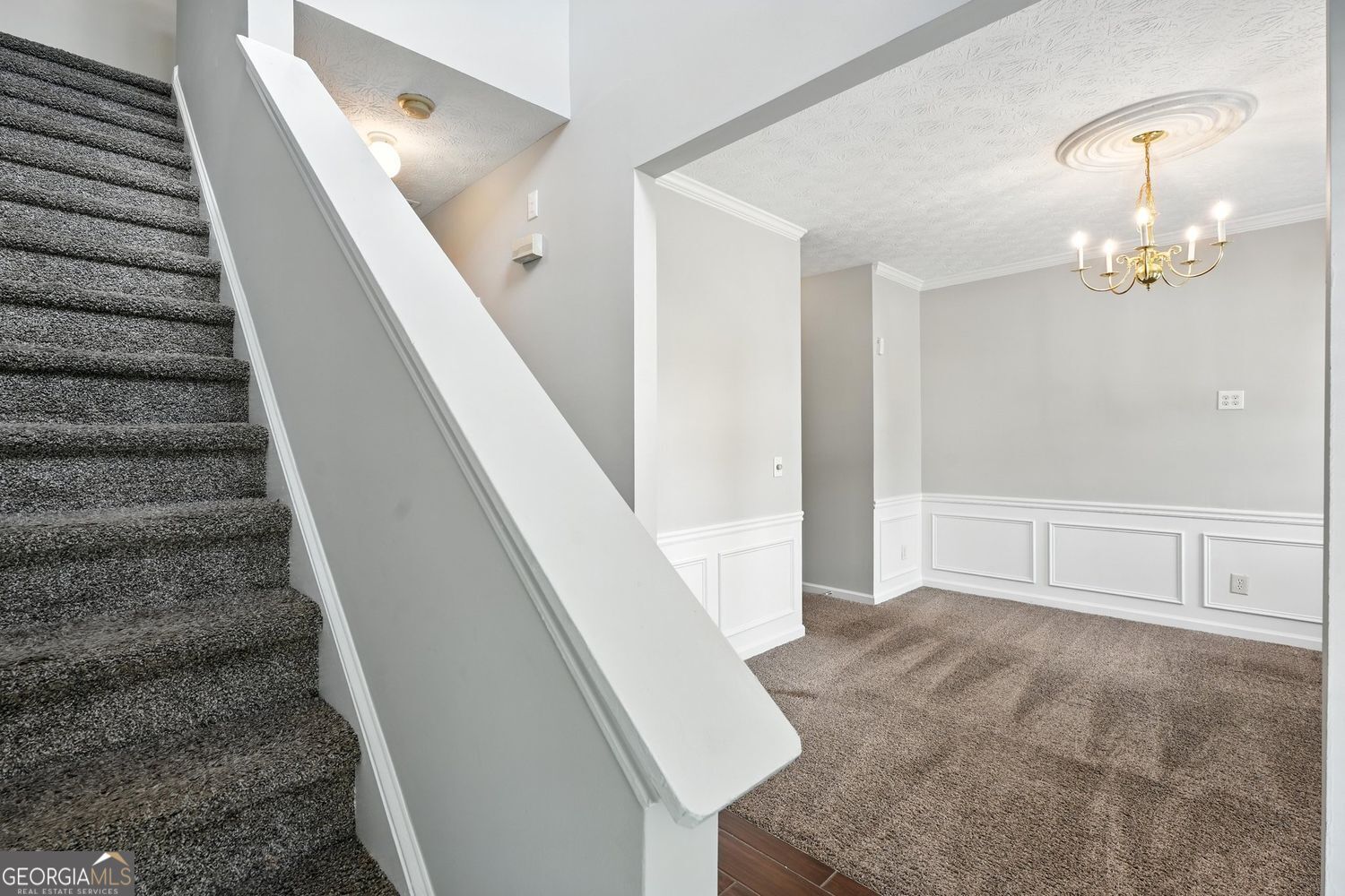 5487 Walnut Lane LN