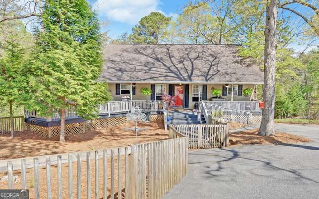 Photo of 95 Windjammer Drive Cir, Hiawassee, GA 30546 (MLS # 10735655)