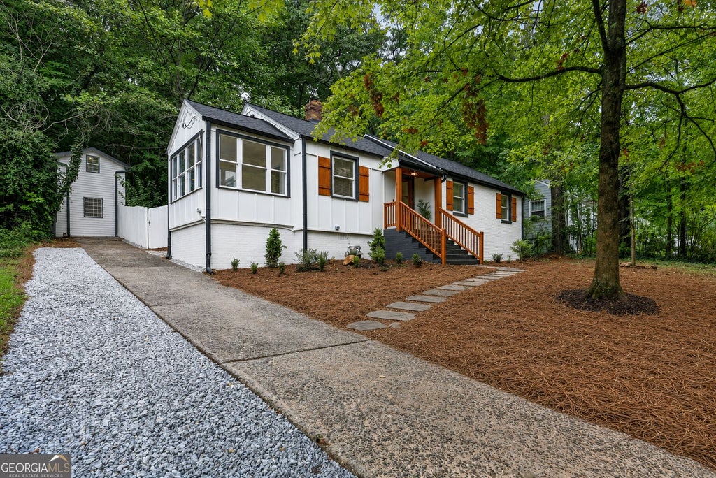 Photo of 1232 Carter Road, Decatur, GA 30030 (MLS # 10868278)