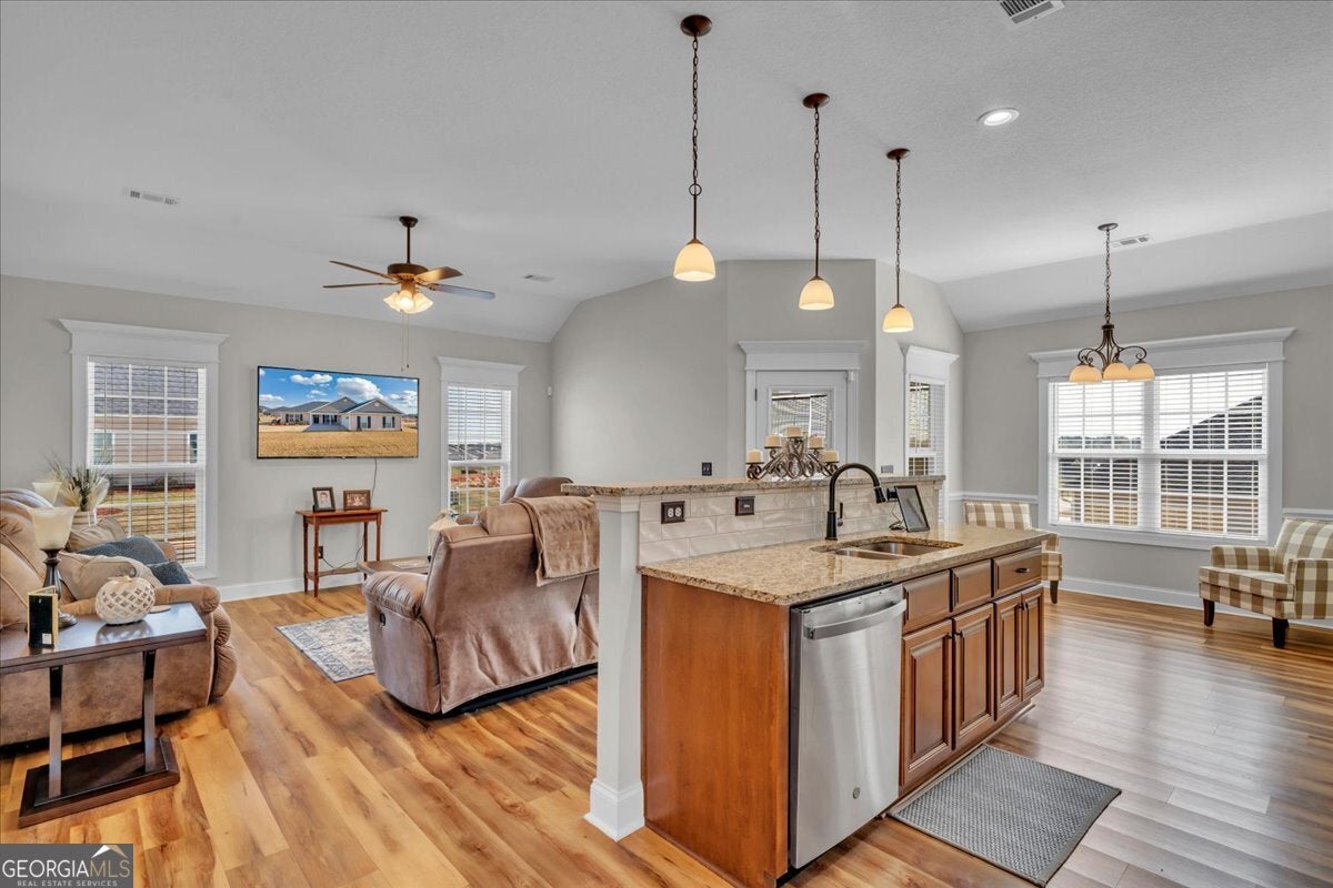 2301 Quail Ridge LN