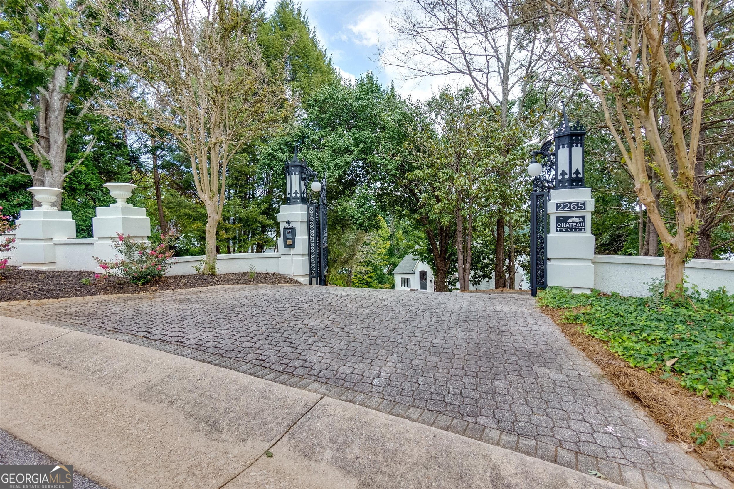 2265 Sidney DR