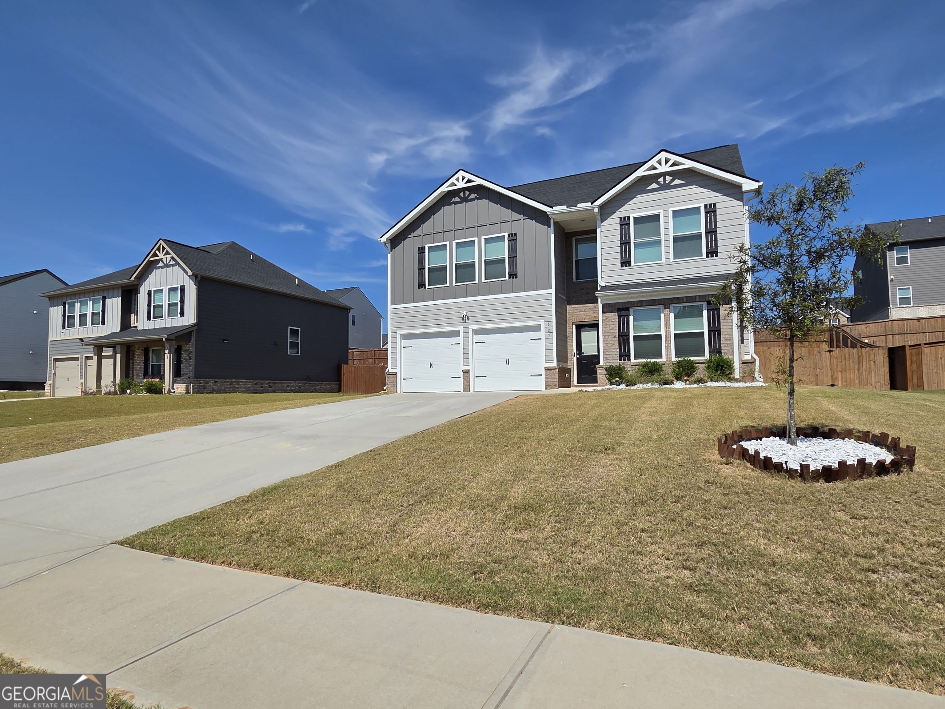 627 Overlook RD
