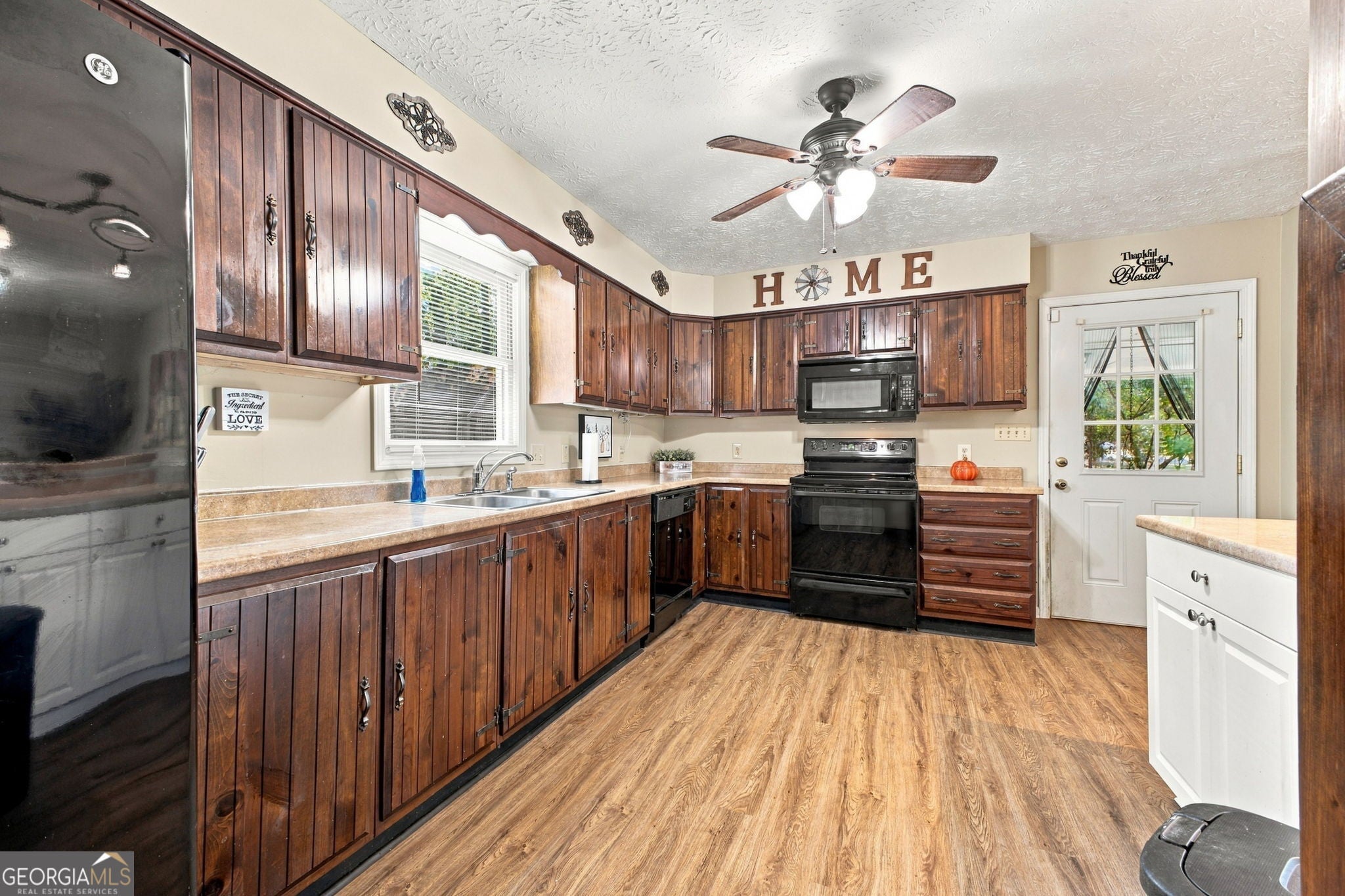 11 Pine Bower DR NW