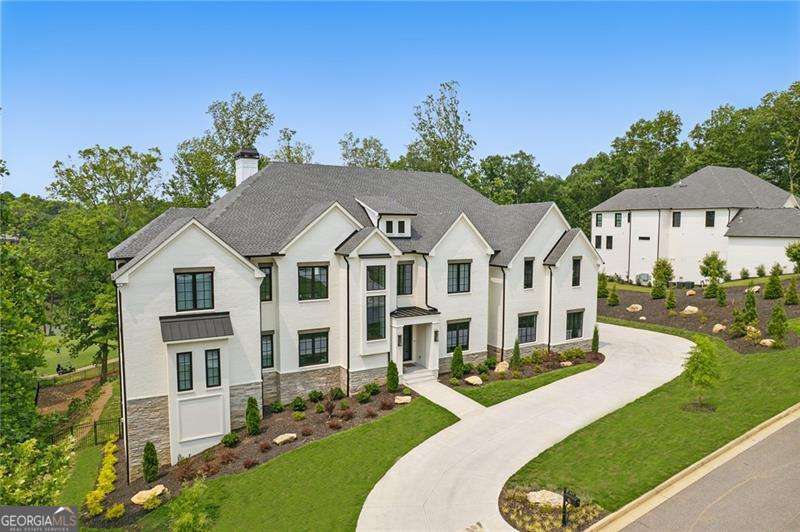 245 Traditions DR