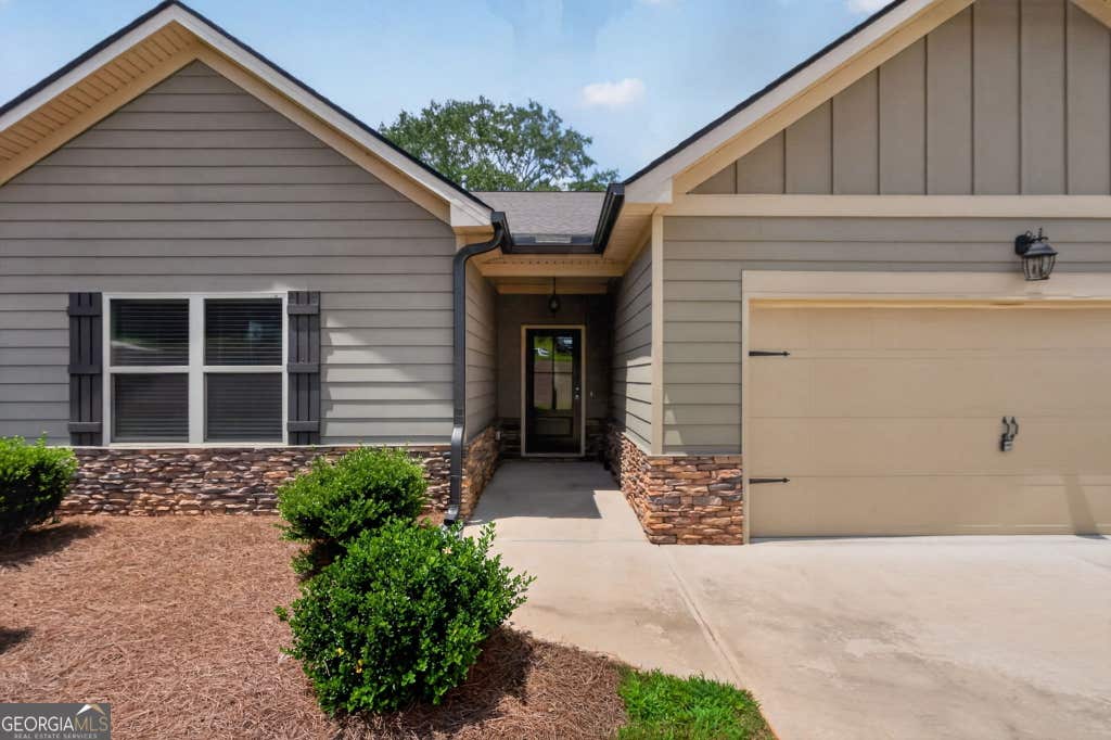 Photo of 131 Holtz Dr, Carrollton, GA 30117 (MLS # 10824571)