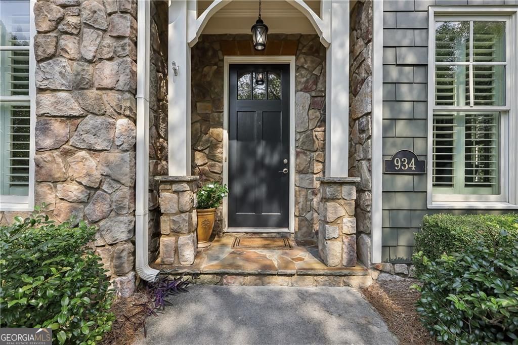 934 Grey Village CIR