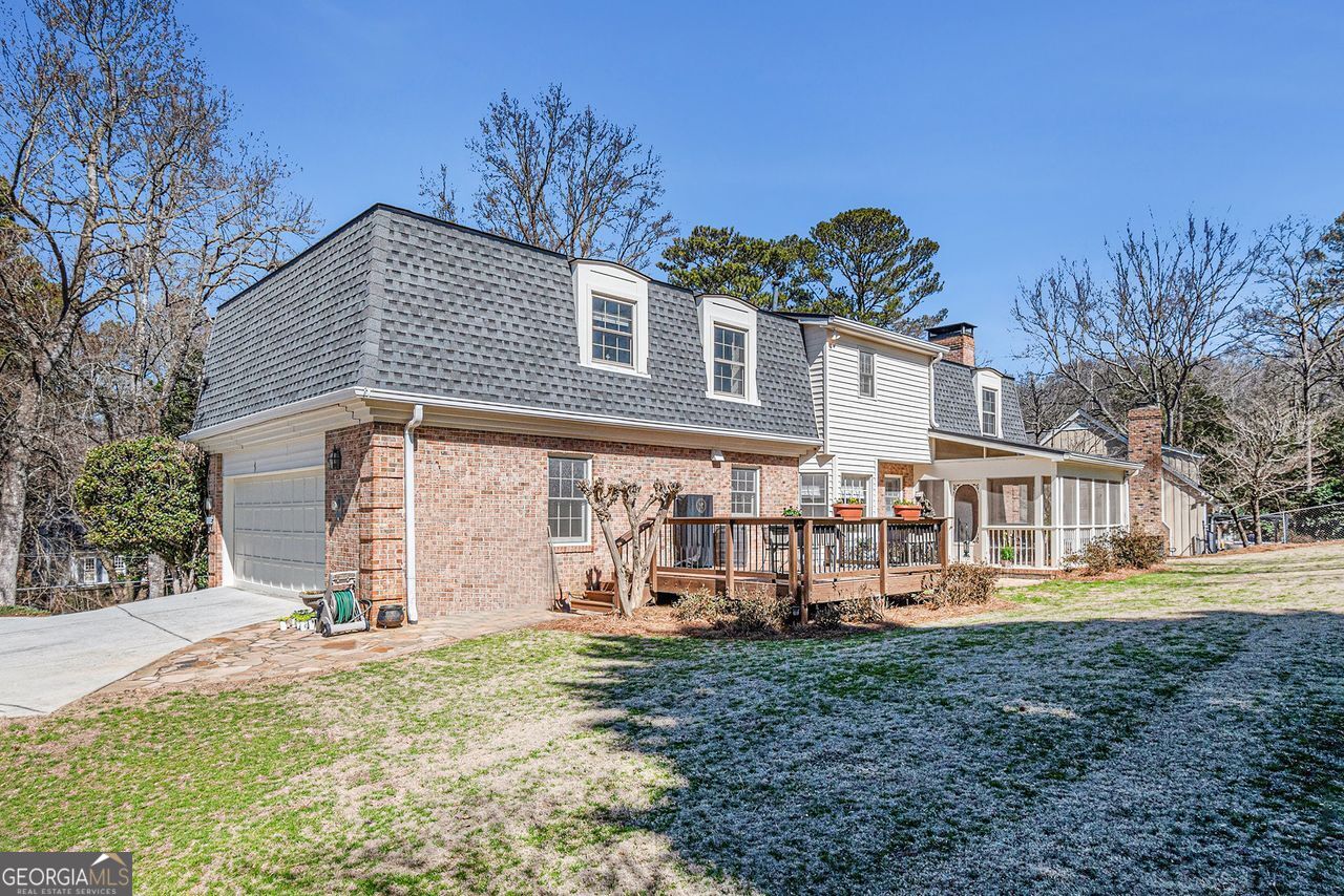 5545 WOODSONG