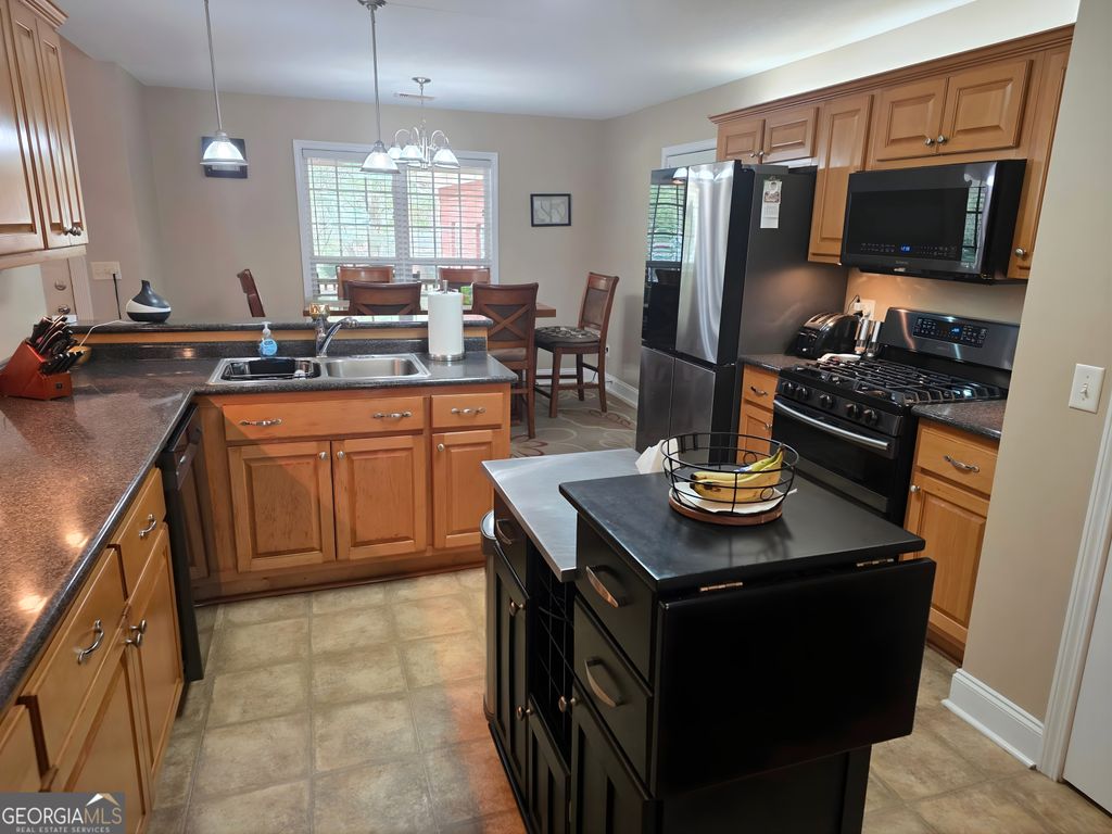 Photo of 128 Blue Ridge Dr, Statesboro, GA 30458 (MLS # 10695844)