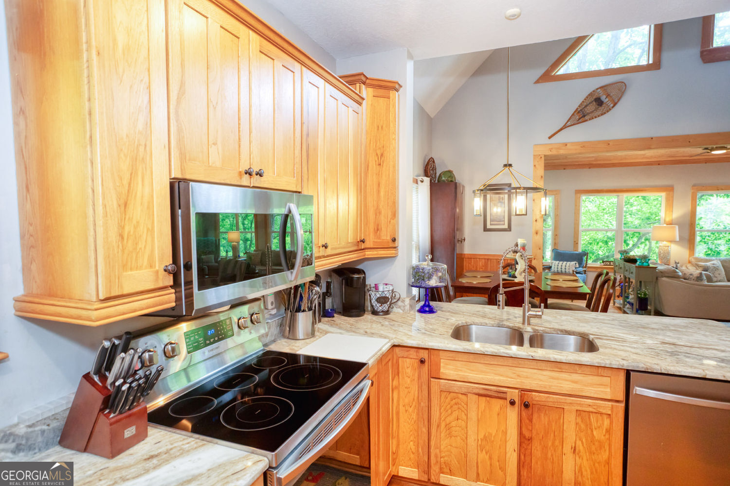 190 Raintree CT