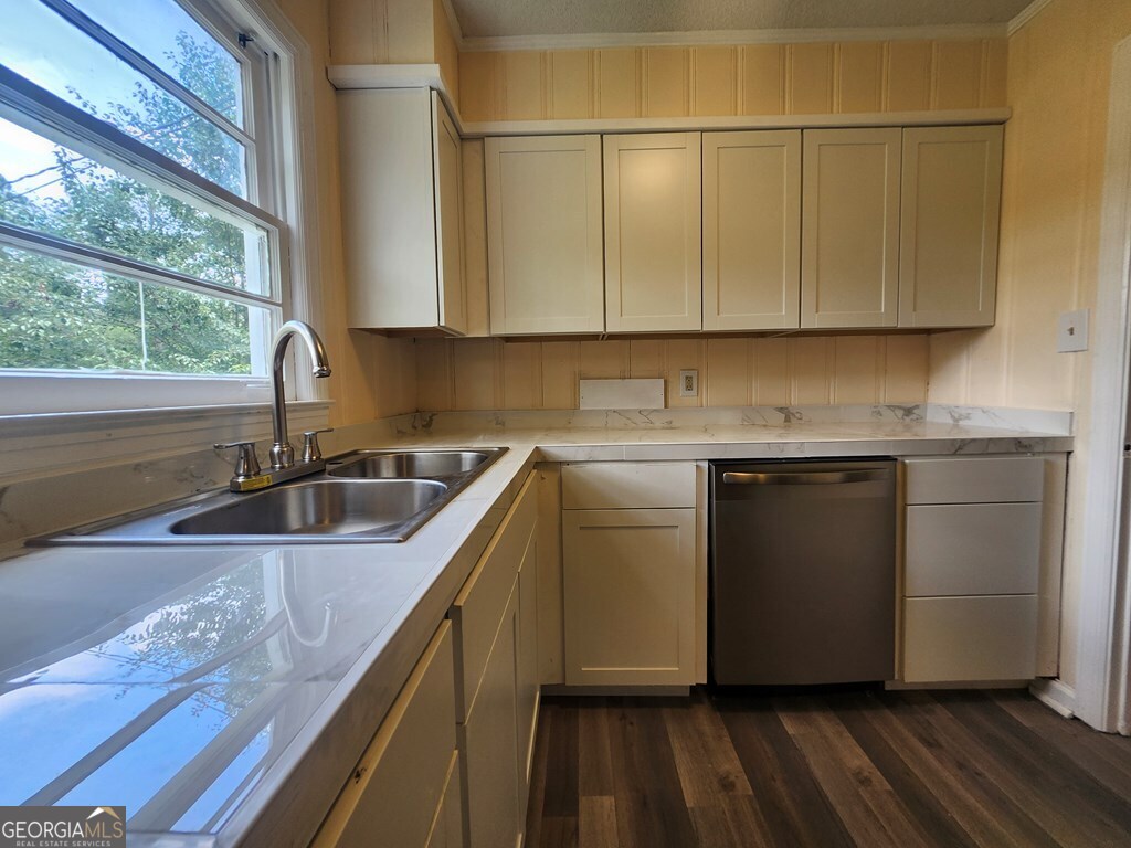 1821 Samford DR
