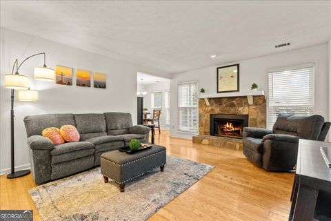 Photo of 1009 Lake Pointe Circle, Roswell, GA 30075 (MLS # 10667719)