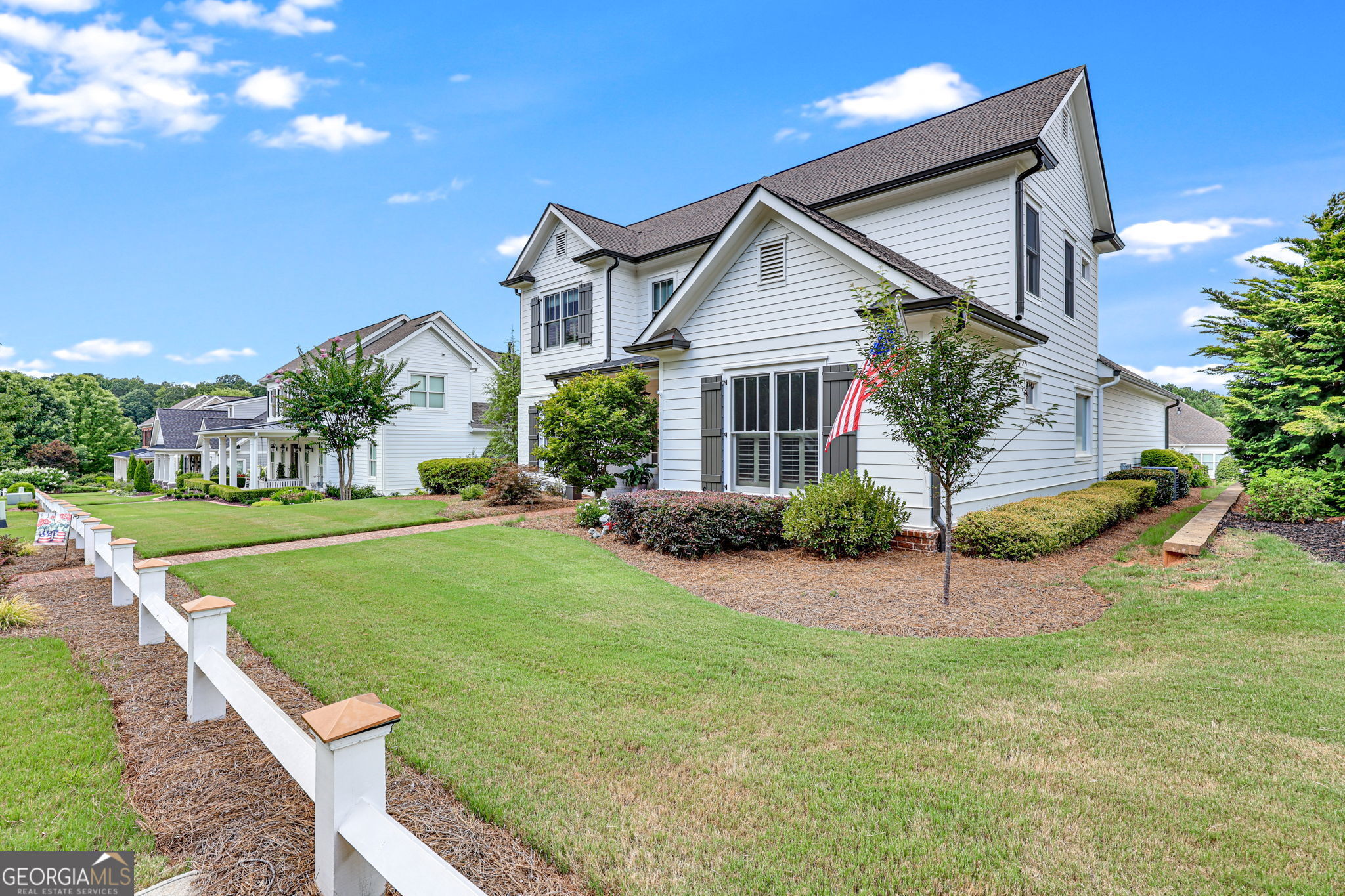 1906 Bent Pine LN