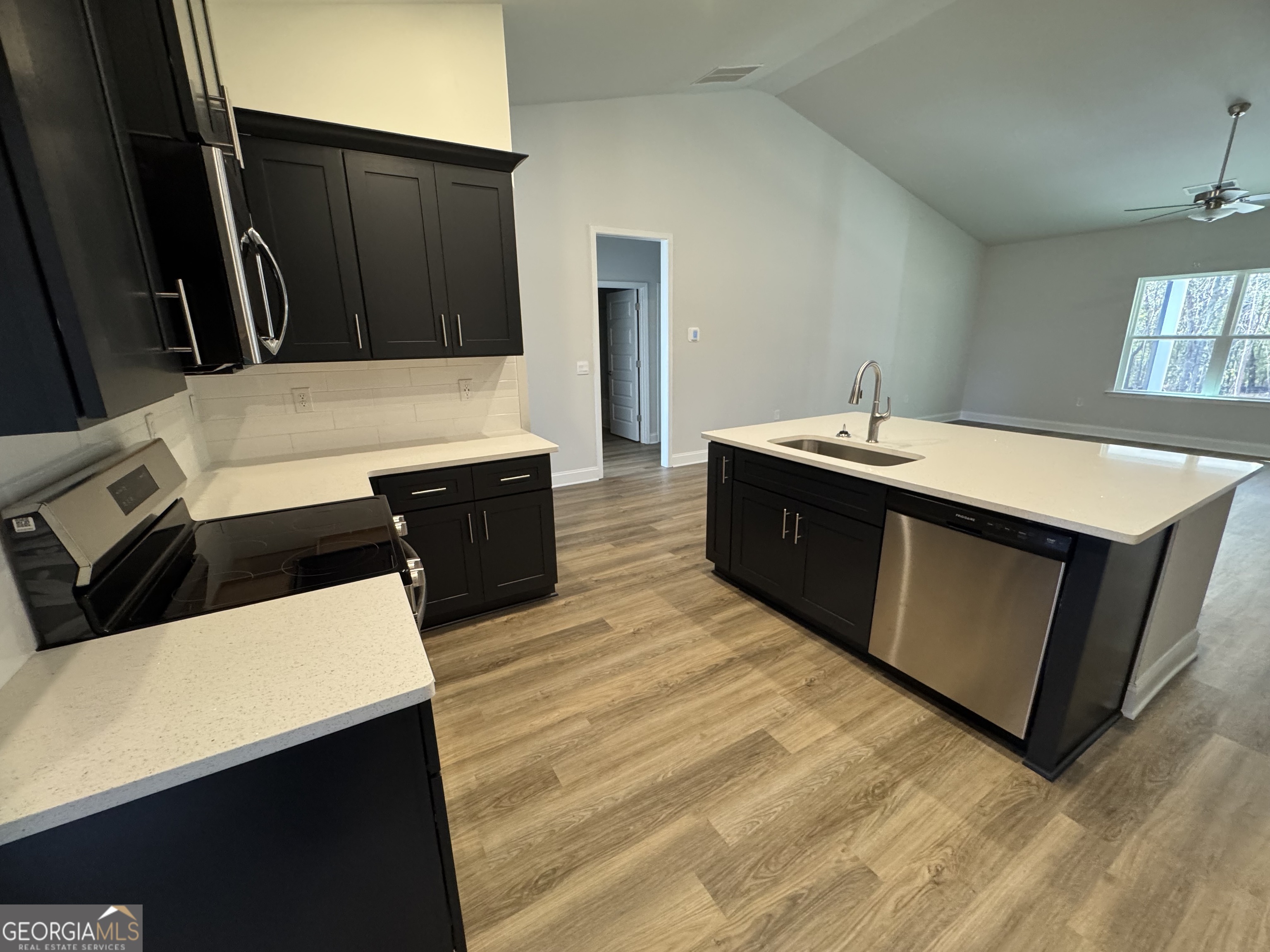 562 Walnut Creek PKWY