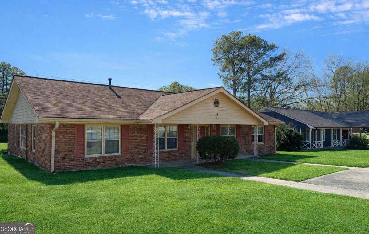 Photo 1 of 7 — 846 Wilson CIR SW, Marietta, GA 30064