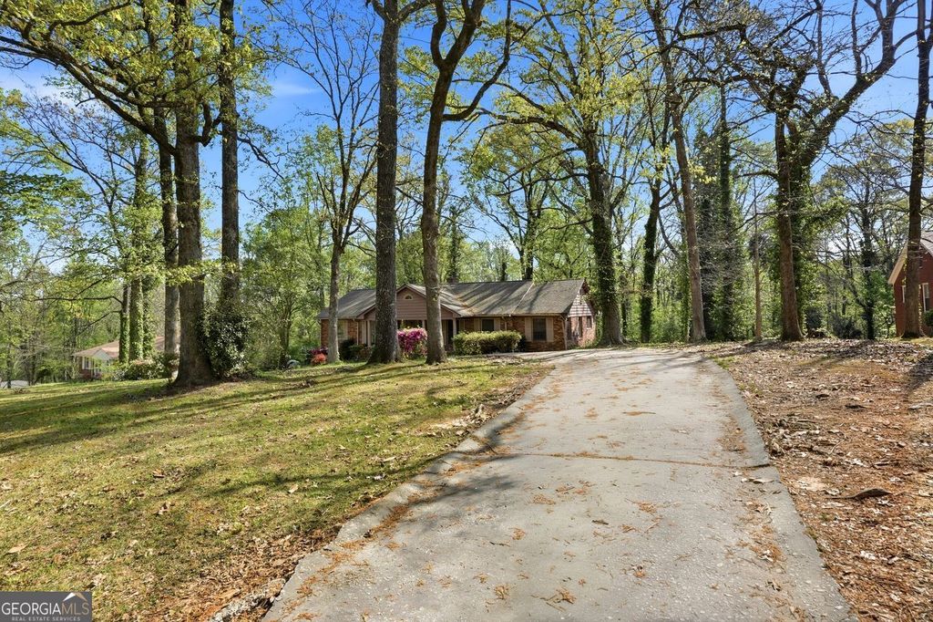 Photo of 878 Falcon Drive SW, Atlanta, GA 30311 (MLS # 10724444)