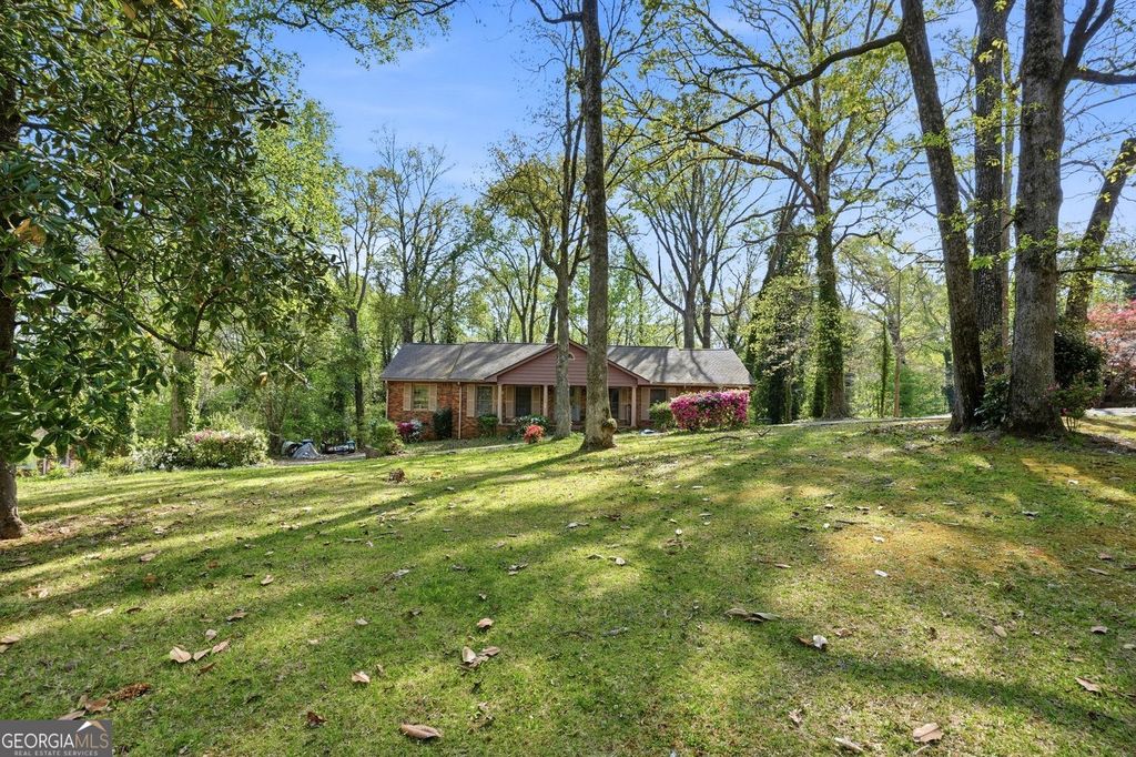 Photo of 878 Falcon Drive SW, Atlanta, GA 30311 (MLS # 10724444)