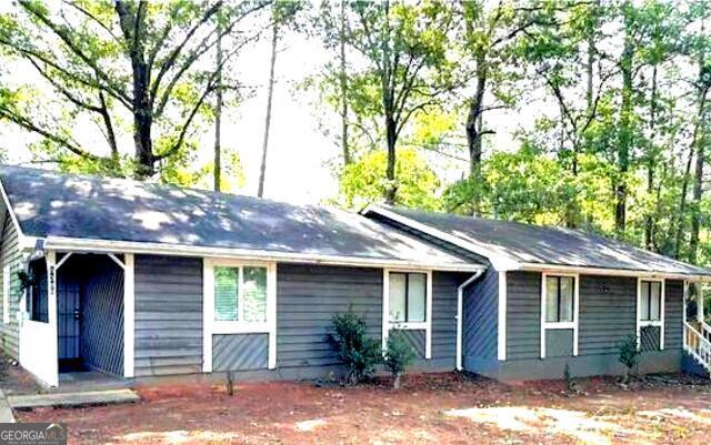Looking for a peaceful place to call home? Check out this cozy 2-bedroom, 1.5-bathroom spot in the heart of Clayton County! Tucked away on a private, wooded lot, it's perfect for roommates, a small family, or anyone who just wants a little extra space without breaking the bank. This one's priced to go fast don't miss out!