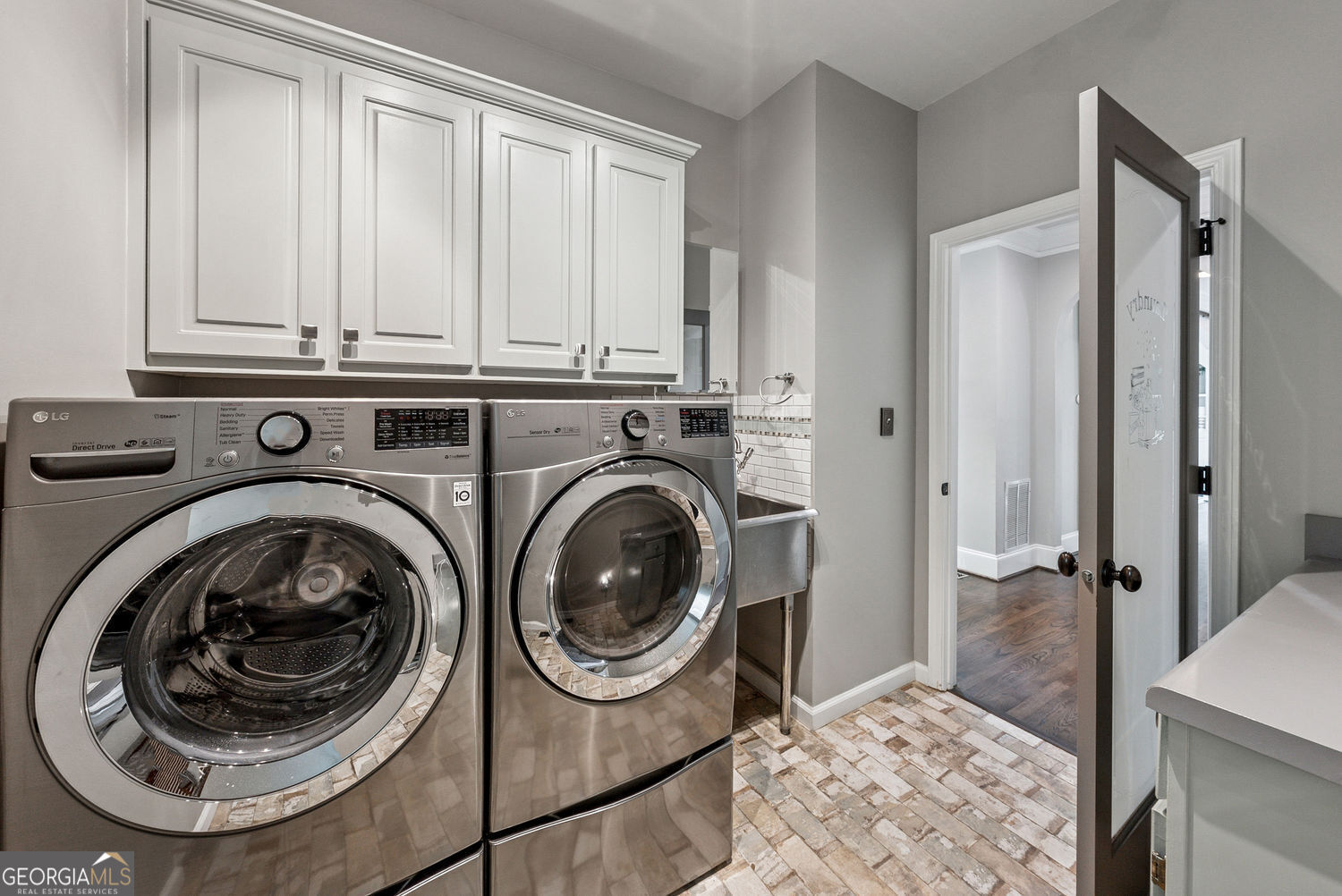 Milton, Georgia 30004, United States, 6 Bedrooms Bedrooms, ,6 BathroomsBathrooms,Residential,Pending,141697