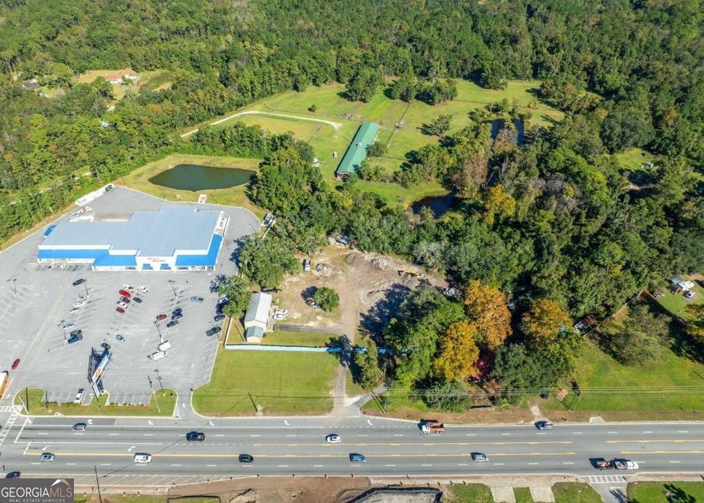 Photo of 6860 New Jesup Highway, Brunswick, GA 31523 (MLS # 10658887)