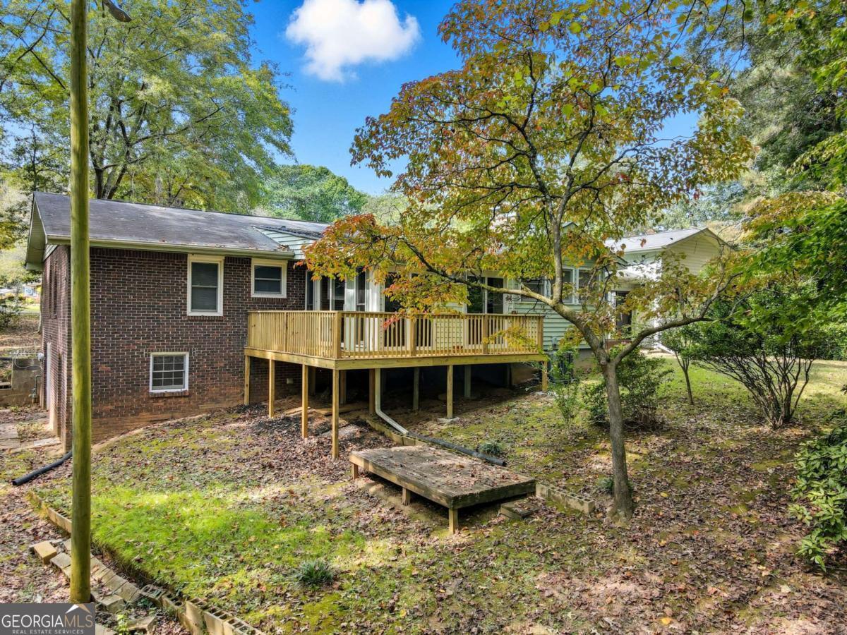 200 Dogwood DR