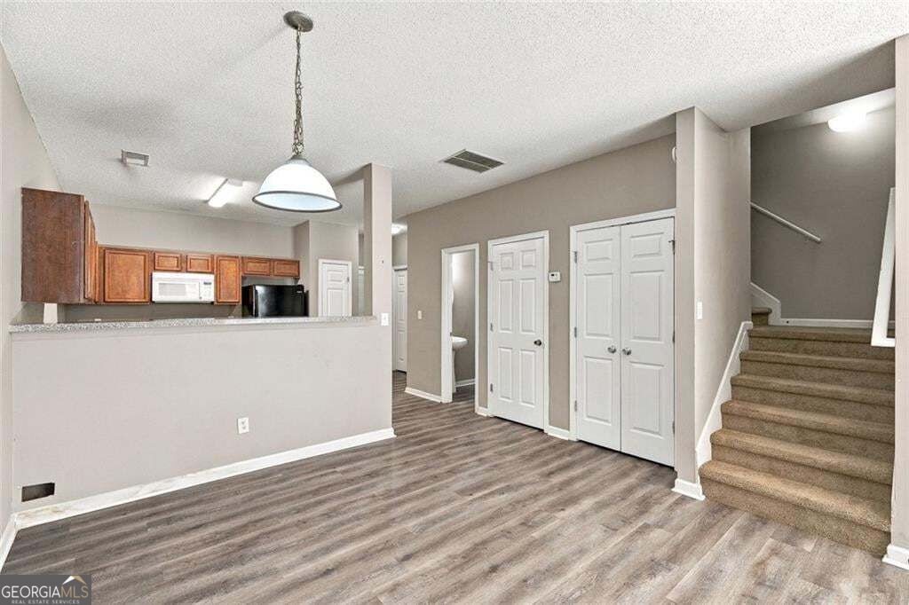 2282 Coach WAY