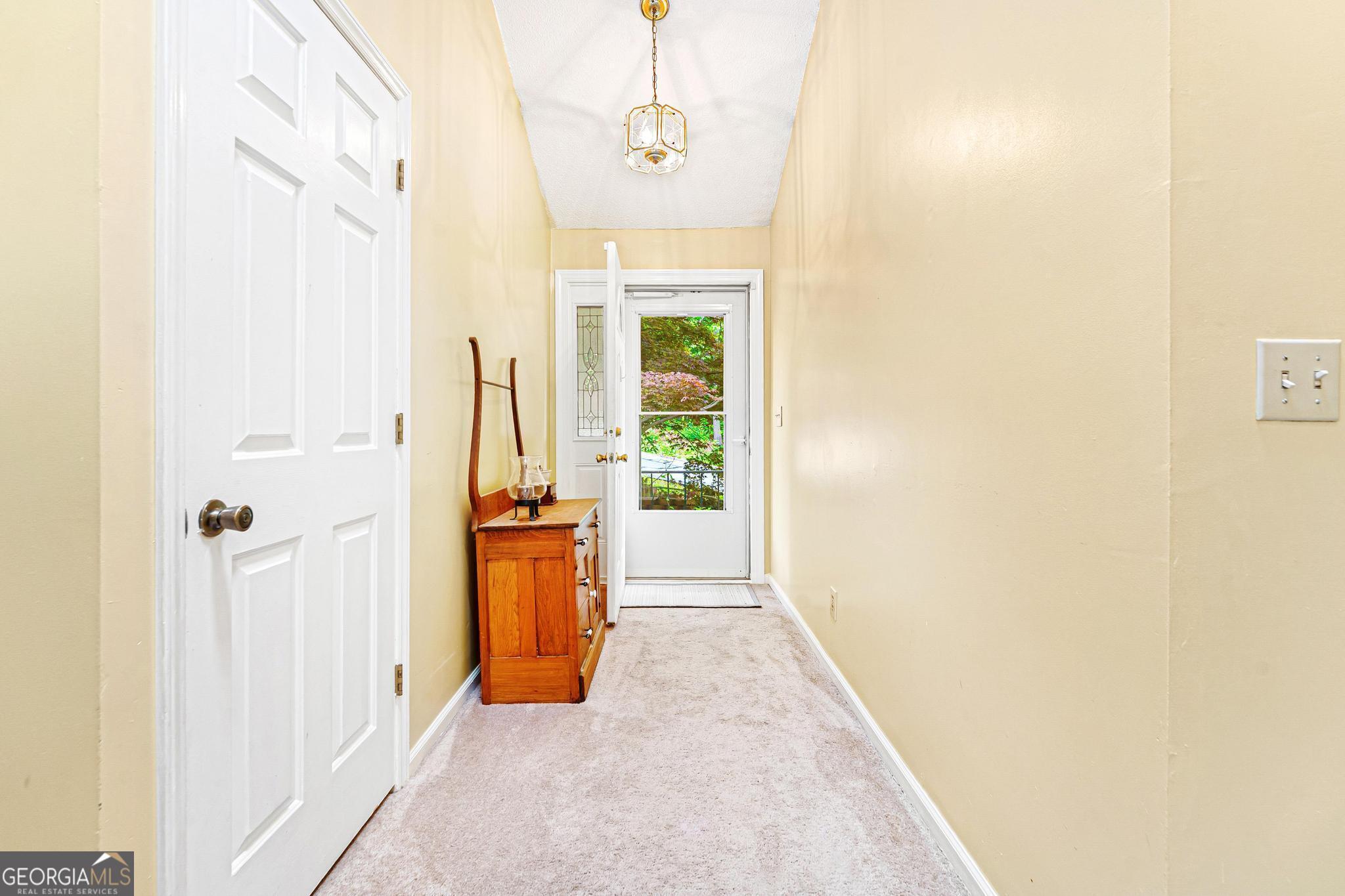 251 Cherokee DR