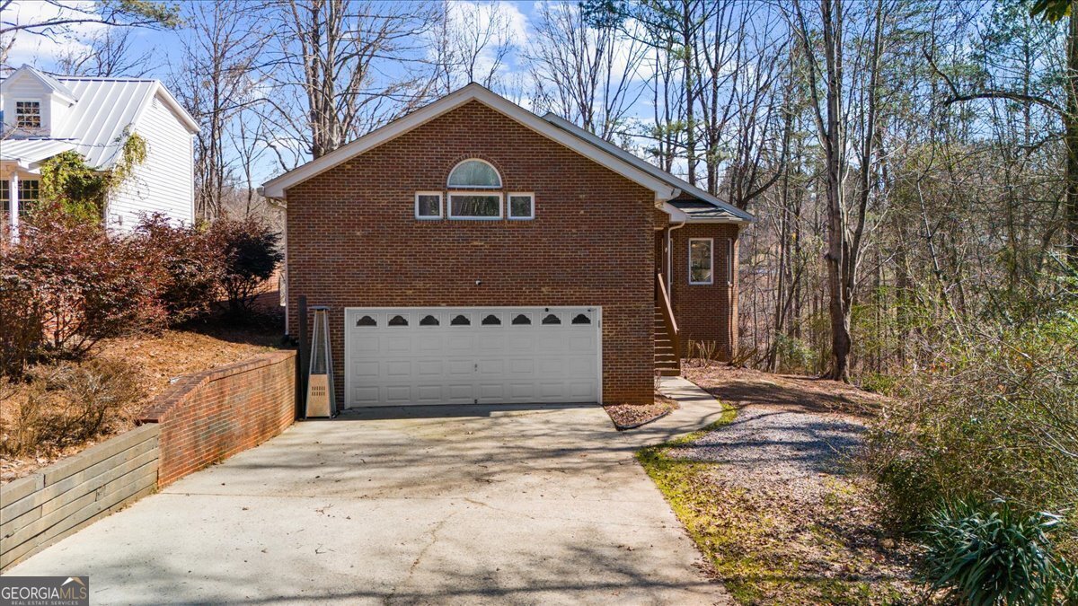 6137 White Oak DR