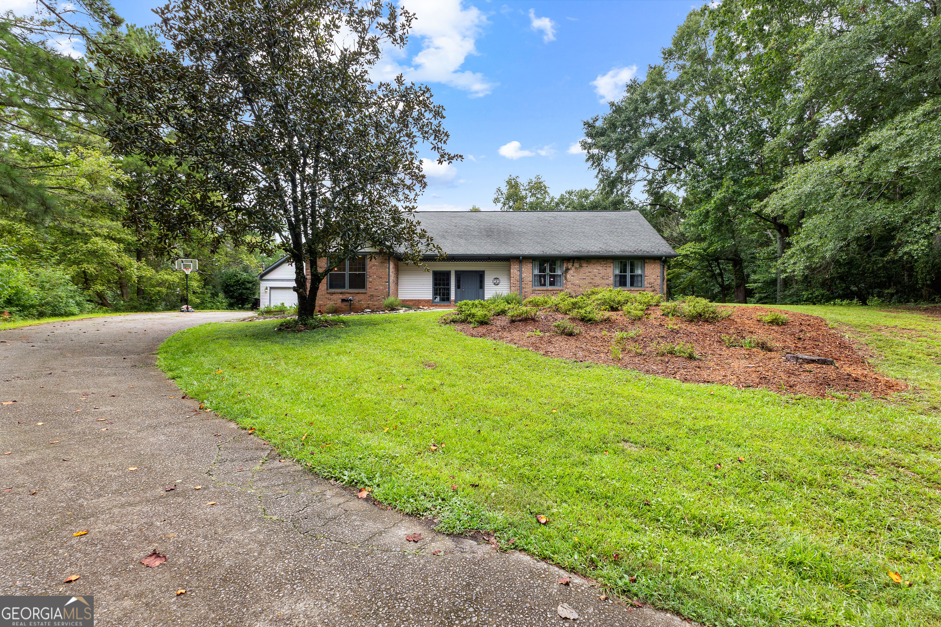 Newnan, Georgia 30265, United States, 3 Bedrooms Bedrooms, ,3 BathroomsBathrooms,Residential,Active,188526