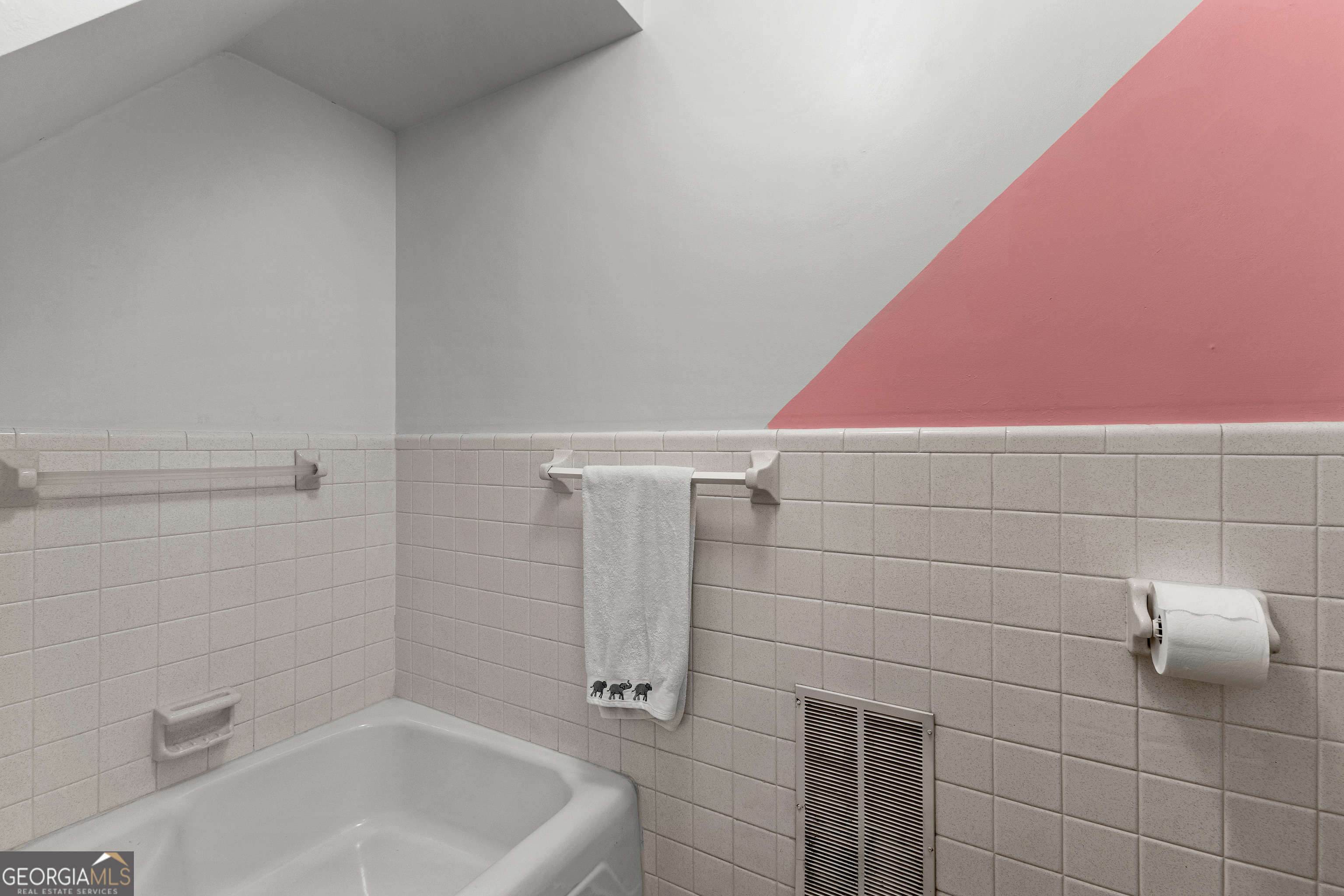 Newnan, Georgia 30265, United States, 3 Bedrooms Bedrooms, ,3 BathroomsBathrooms,Residential,Active,188526