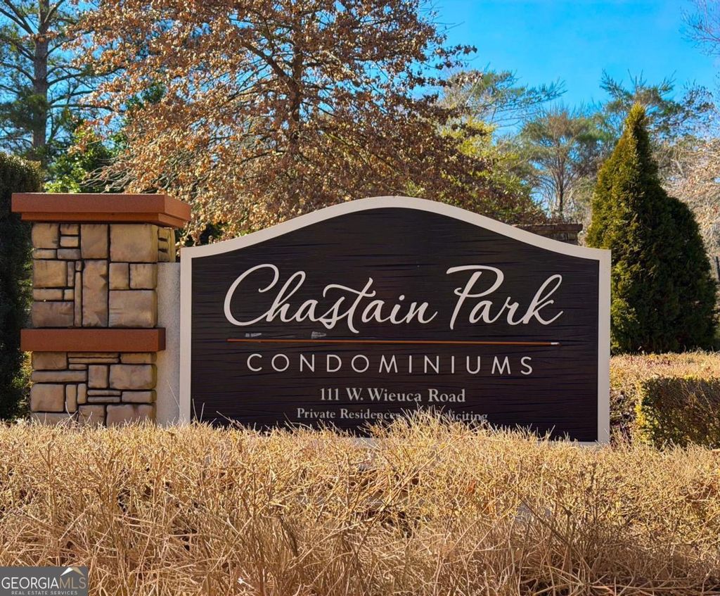 Photo of 4109 Chastain Park Court NE, Atlanta, GA 30342 (MLS # 10694260)