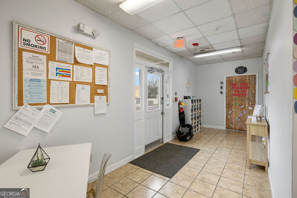 203 N Division ST NW