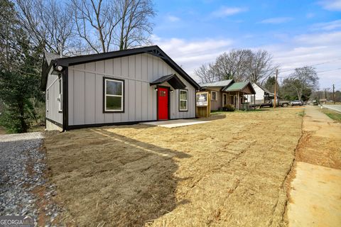 A home in Toccoa