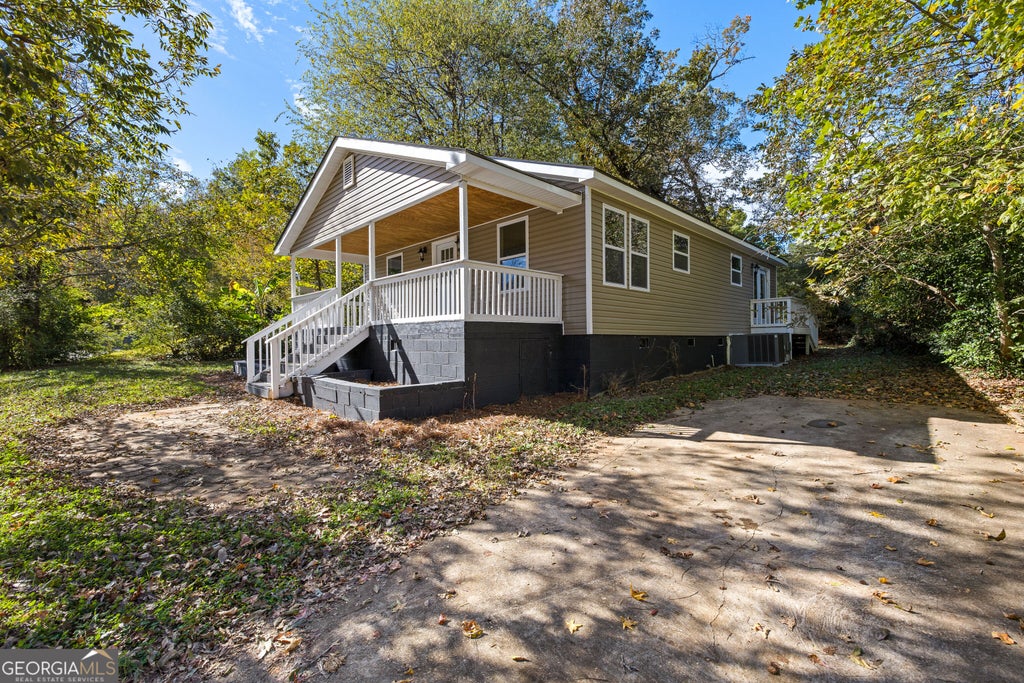 Photo of 126 B St NE, Thomaston, GA 30286 (MLS # 10881657)