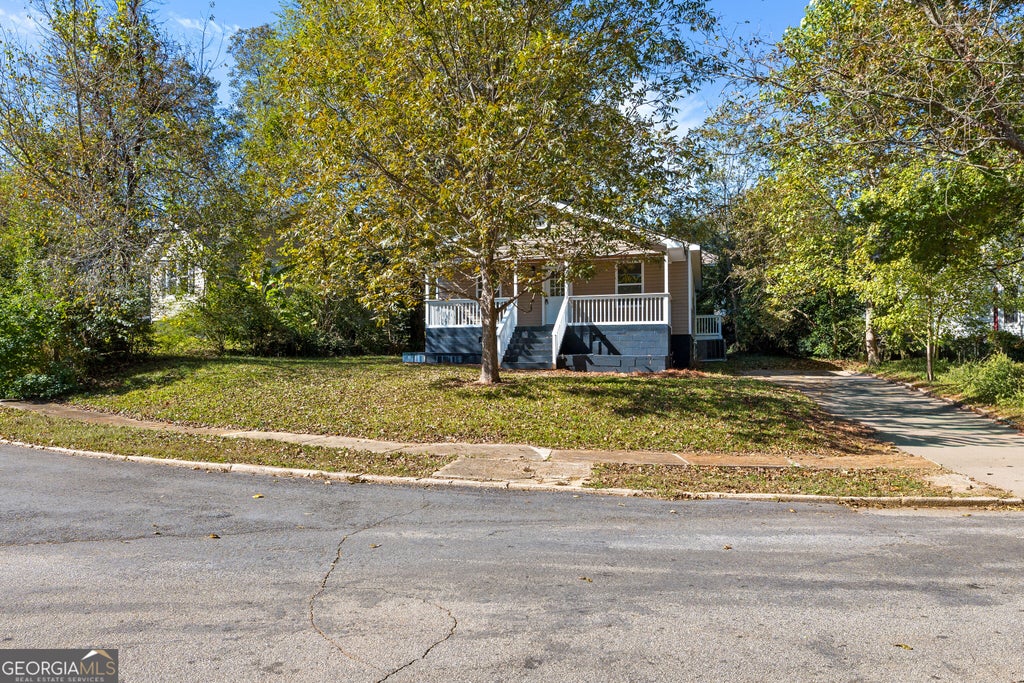 Photo of 126 B St NE, Thomaston, GA 30286 (MLS # 10881657)