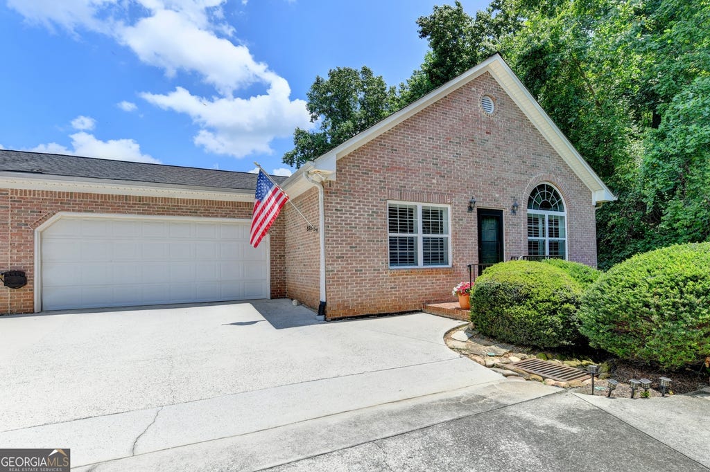 Photo of 3321 Raes Creek Road #BLDG 11, Marietta, GA 30008 (MLS # 10801593)