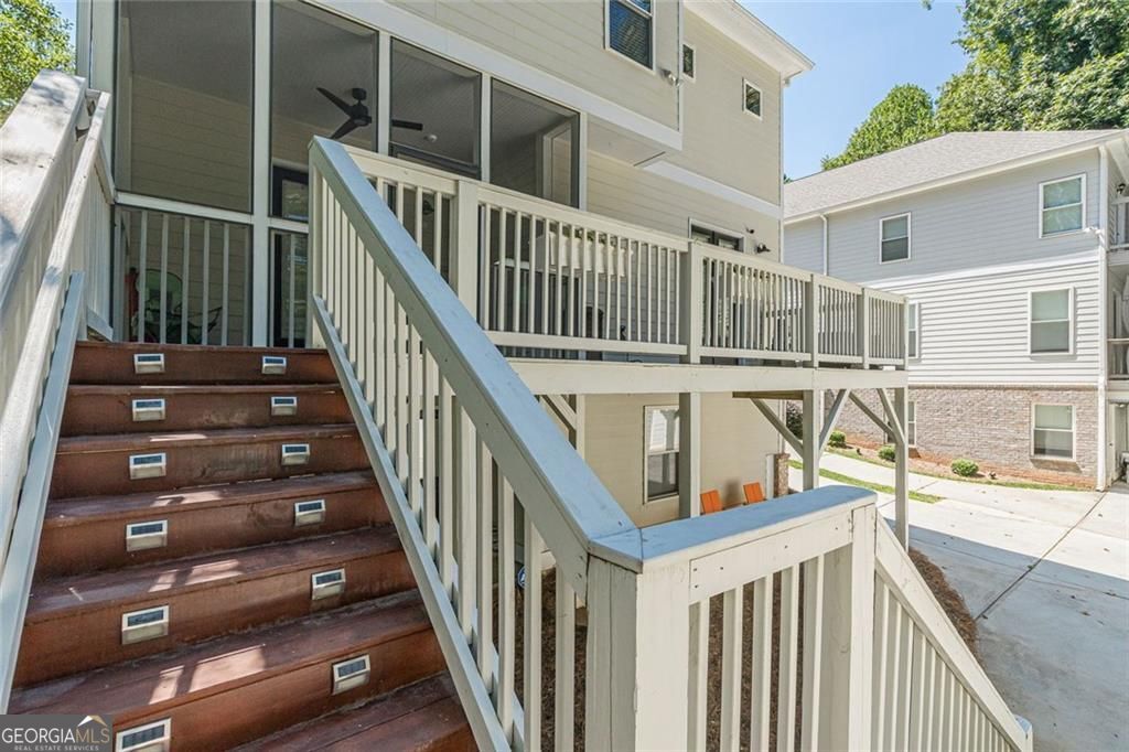 Atlanta, Georgia 30316, United States, 5 Bedrooms Bedrooms, ,4 BathroomsBathrooms,Residential,Pending,250954