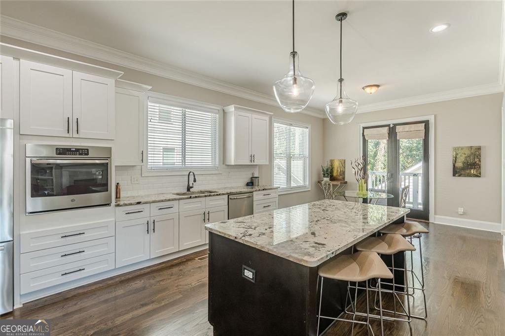 Atlanta, Georgia 30316, United States, 5 Bedrooms Bedrooms, ,4 BathroomsBathrooms,Residential,Pending,250954