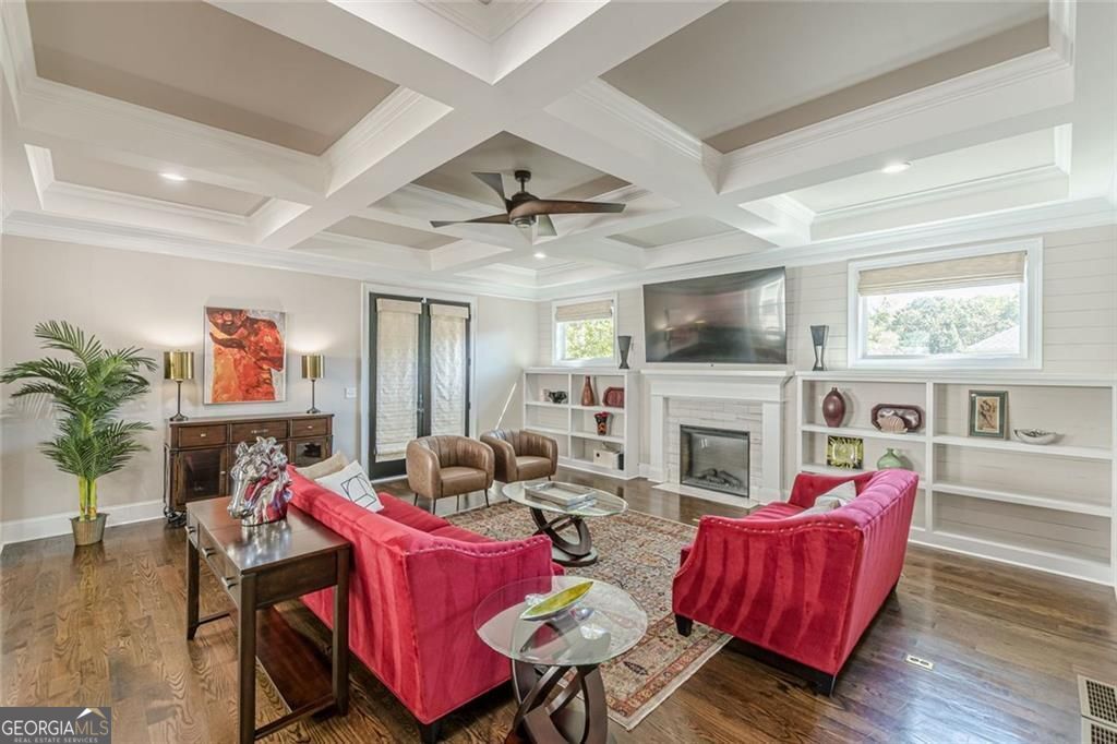 Atlanta, Georgia 30316, United States, 5 Bedrooms Bedrooms, ,4 BathroomsBathrooms,Residential,Pending,250954