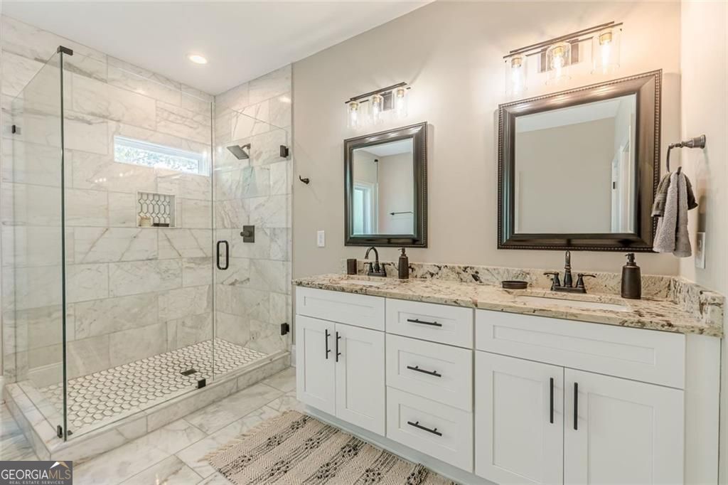 Atlanta, Georgia 30316, United States, 5 Bedrooms Bedrooms, ,4 BathroomsBathrooms,Residential,Pending,250954