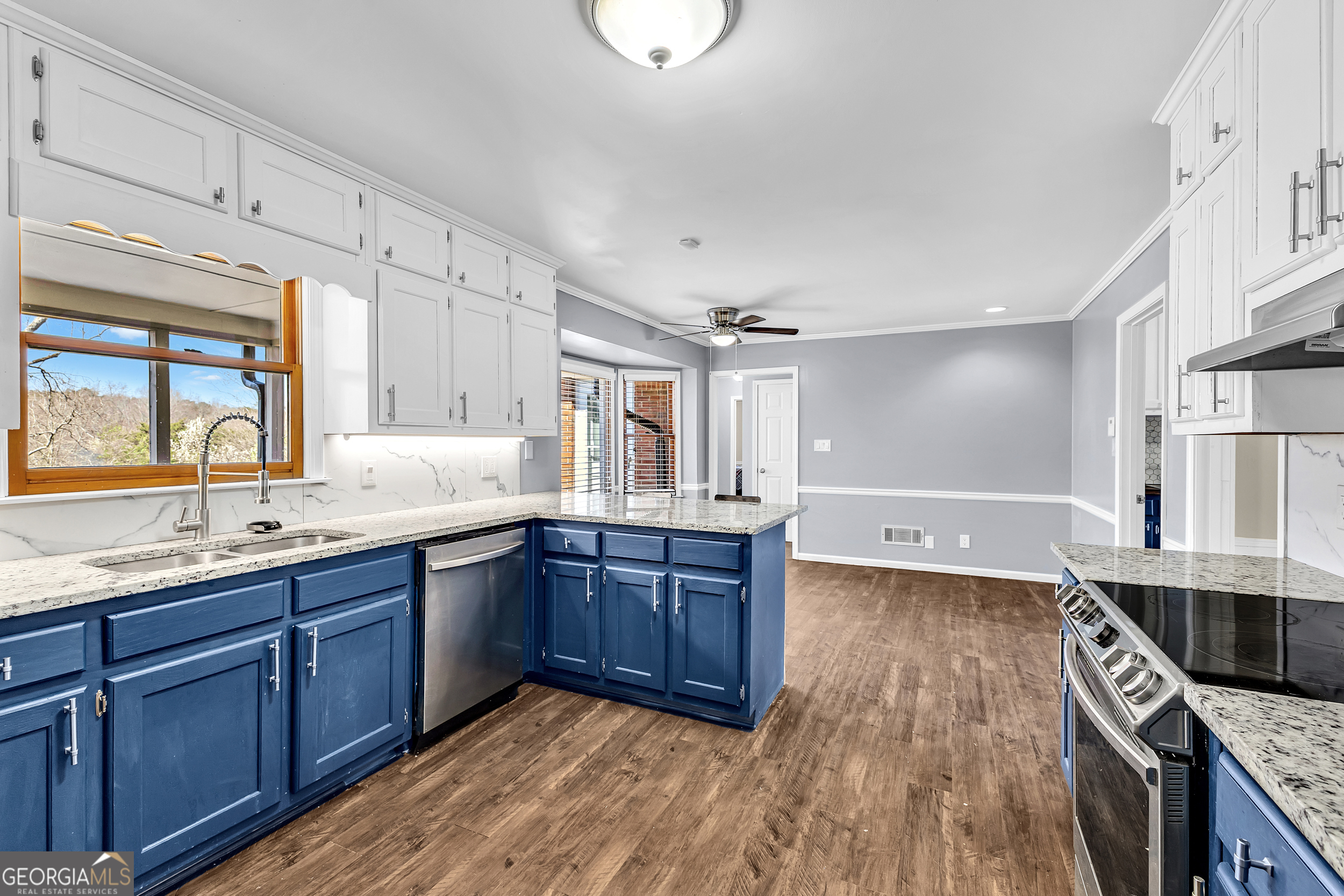 McDonough, Georgia 30253, United States, 4 Bedrooms Bedrooms, ,4 BathroomsBathrooms,Residential,Pending,87552