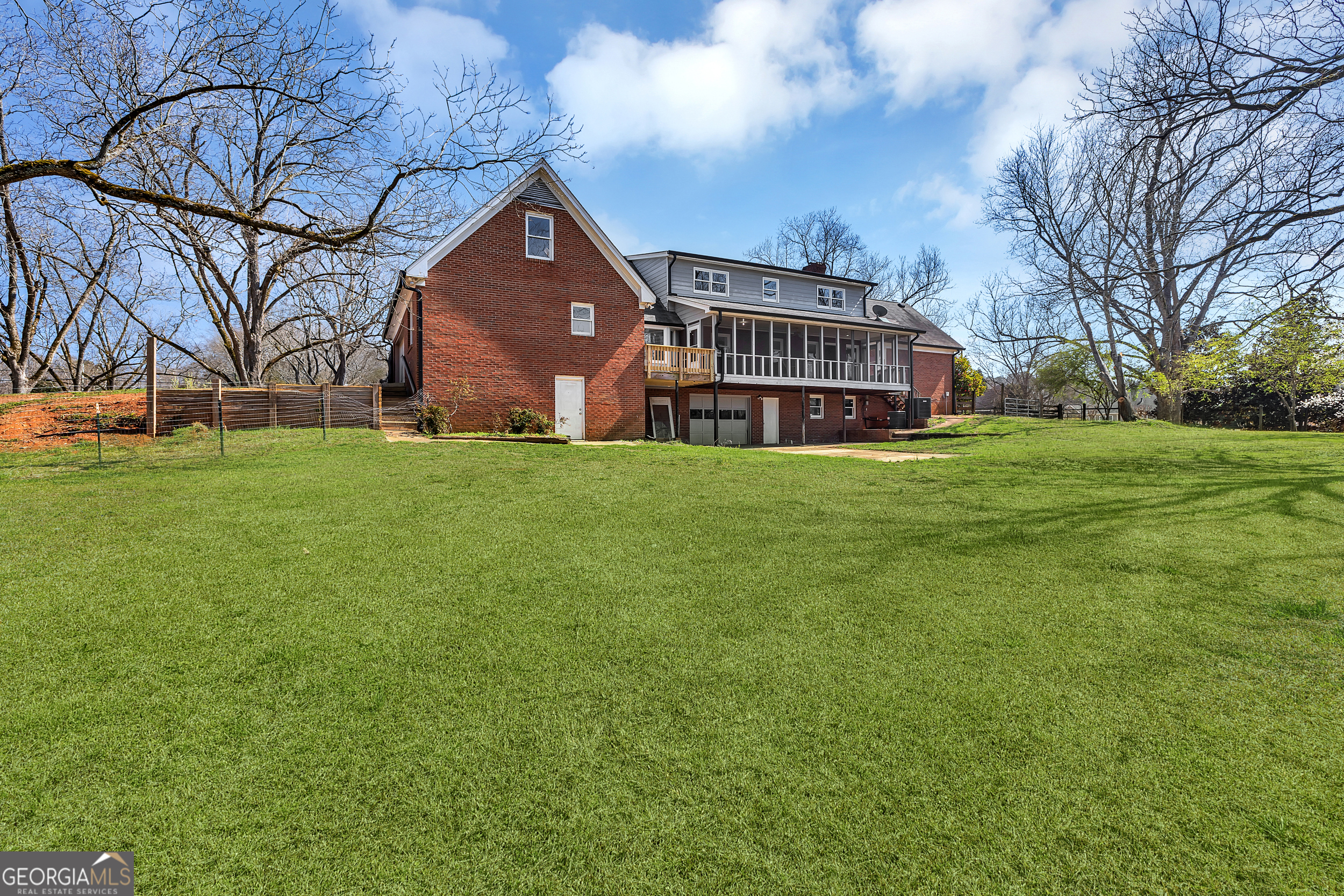 McDonough, Georgia 30253, United States, 4 Bedrooms Bedrooms, ,4 BathroomsBathrooms,Residential,Pending,87552