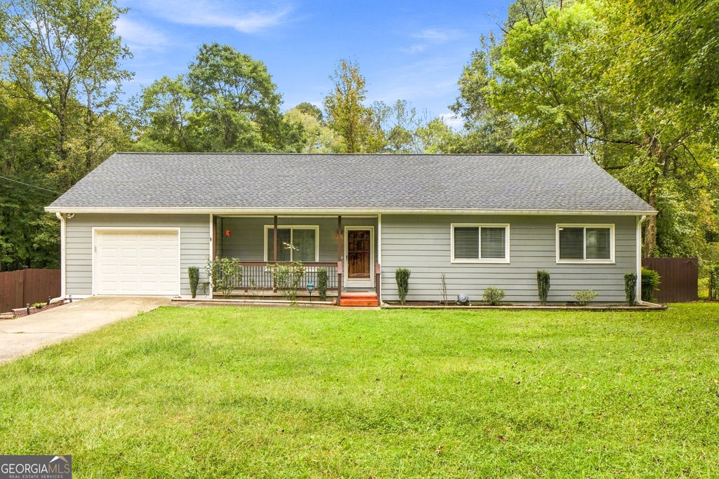 Photo of 430 Pinehurst Drive, Stockbridge, GA 30281 (MLS # 10869665)