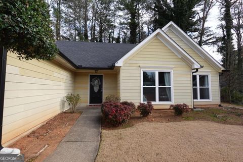 Photo of 824 Whitehaven Lane, Lawrenceville, GA 30043 (MLS # 10662376)