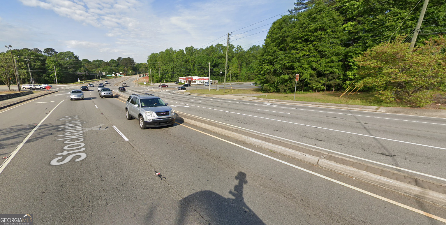 1637 Stockbridge RD