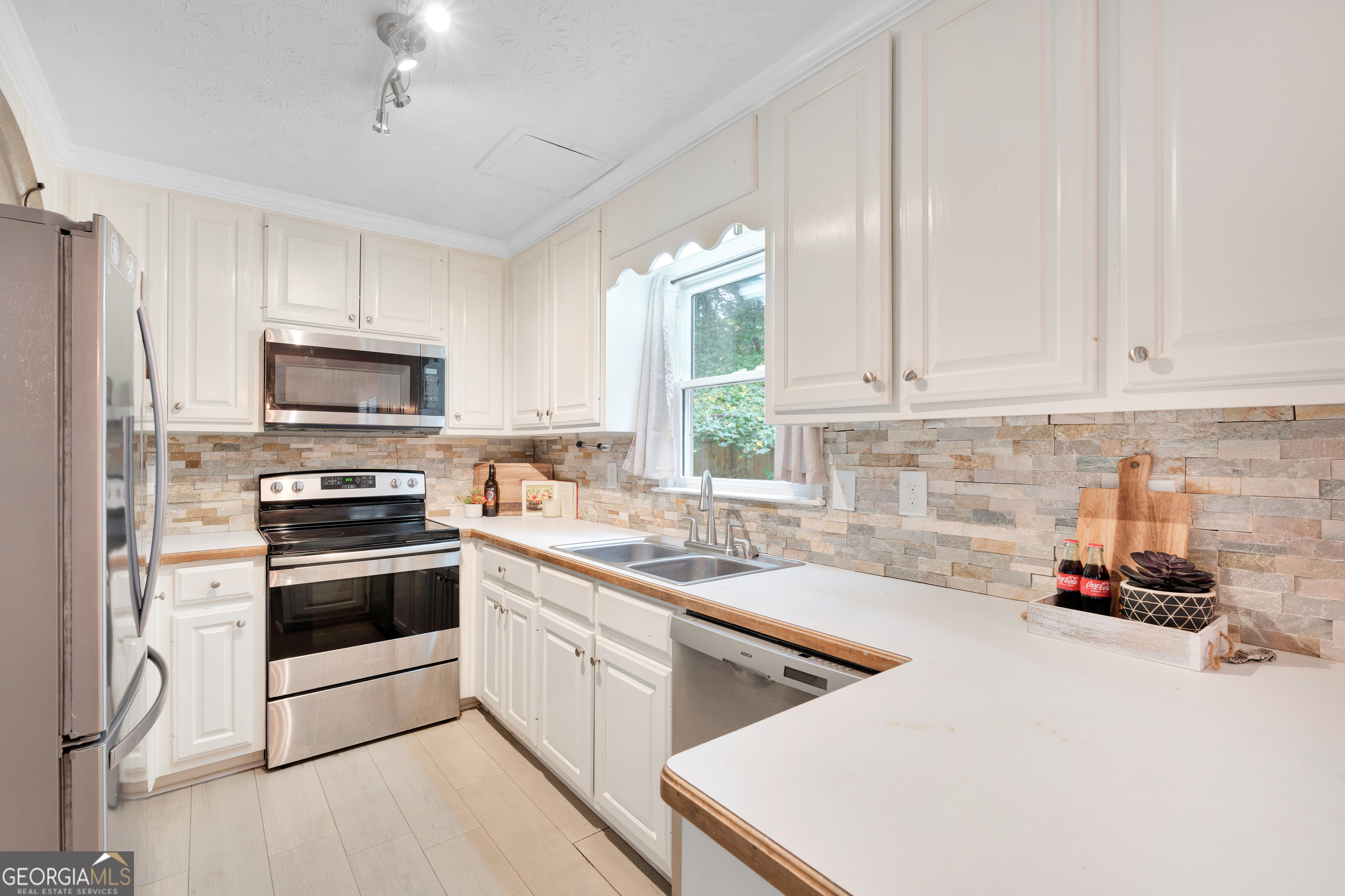 Lanier Country Club Estates - Residential